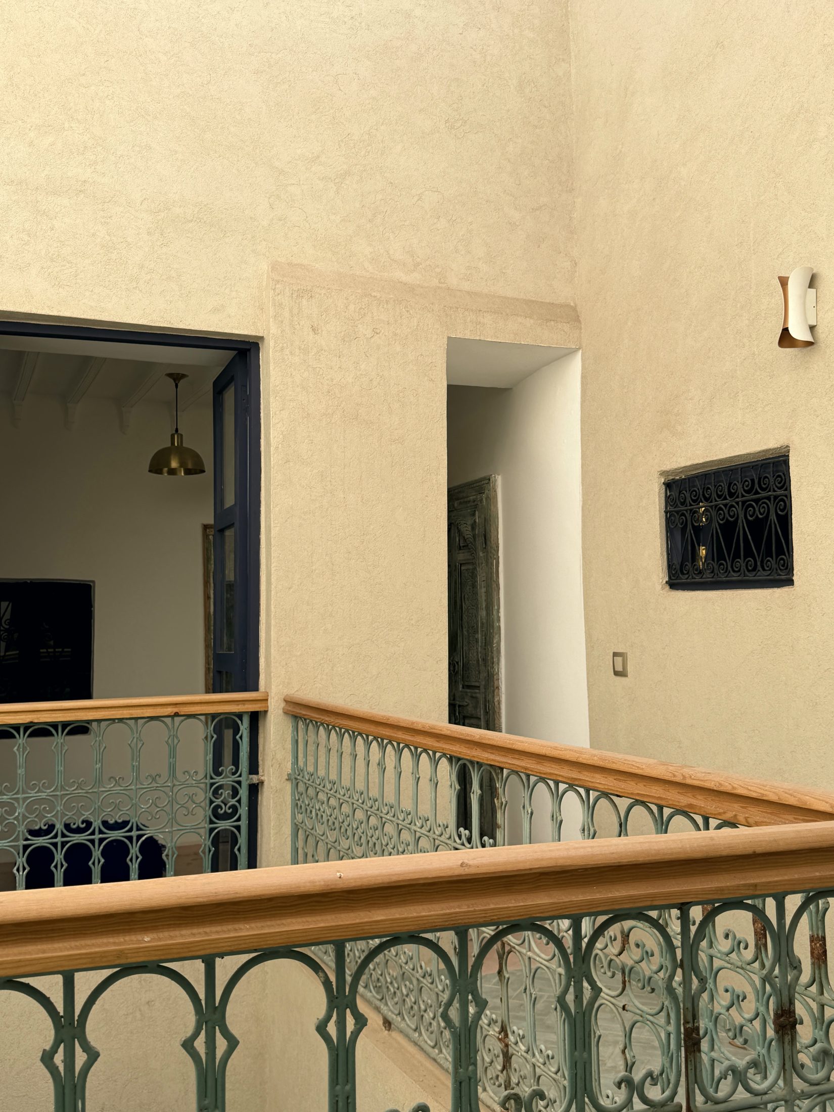 Galerie en fer forgé du premier étage